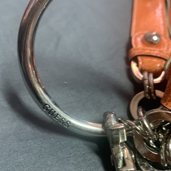 Shoulder bag brand guess color orange in good condition free shipping - Picture 3 of 4